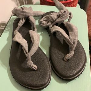 Sanuk Gray Yoga Sling Size 9 Gladiator Sandals